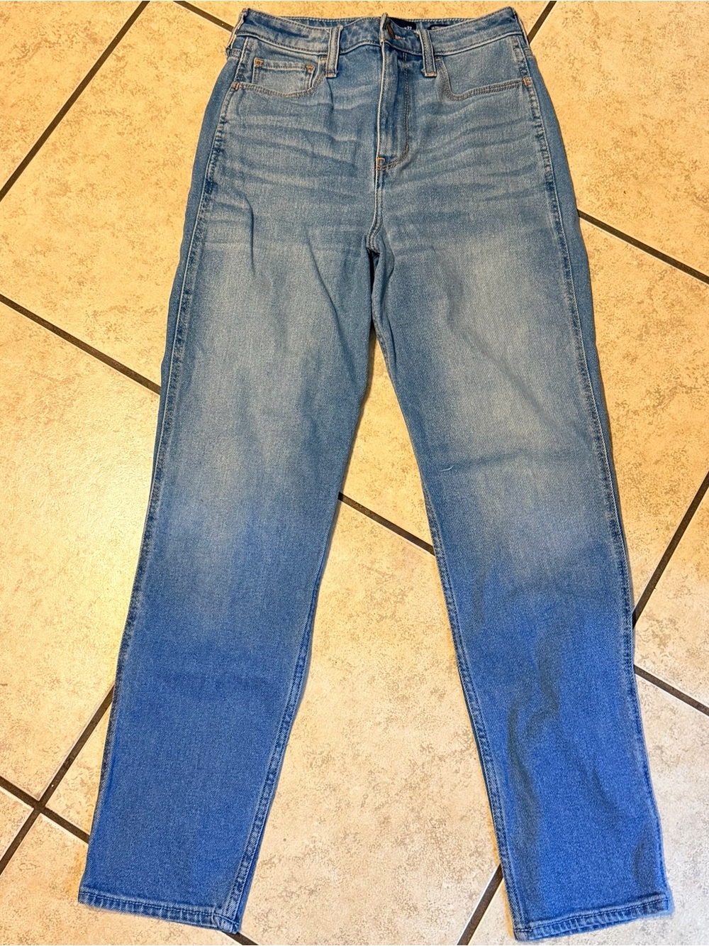 Hollister High-Rise Light to Medium Blue Jeans
